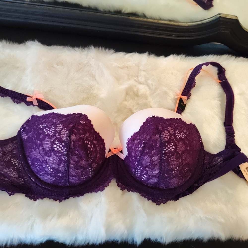 Victoria's secret bra 32DD